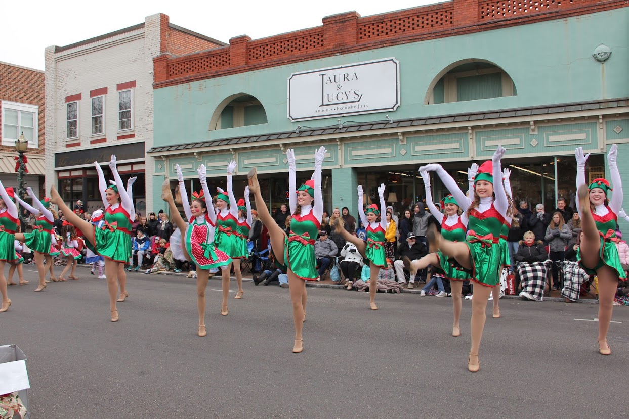 Downtown Smithfield Annual Christmas Parade 2021