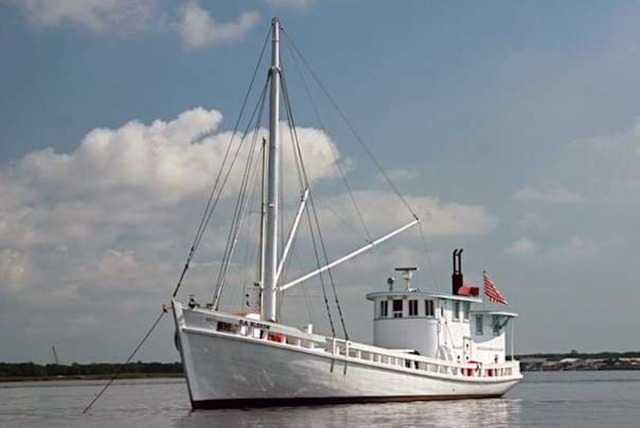 Chesapeake Bay Buy Boats visit Smithfield Station