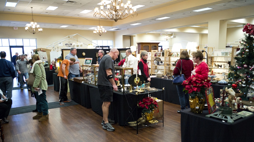 Christmas in Smithfield Antique Show