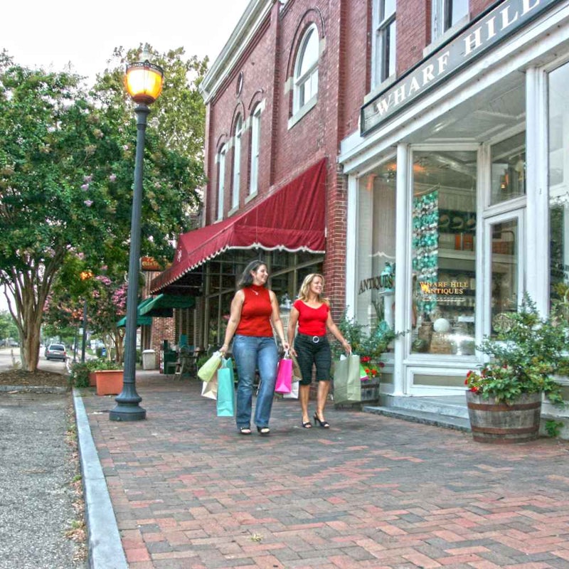 Shopping along downtown Smithfields Main Street