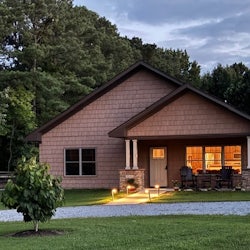 Peaceful Cottage Retreat at Timberline Ranch