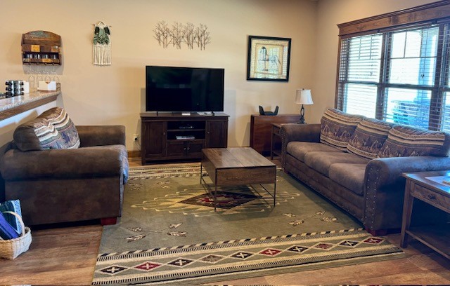 Peaceful Cottage Retreat at Timberline Ranch